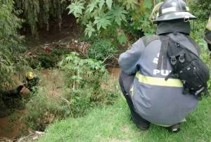 Buscan a otro niño que cayó a un río en Domingo Arenas, Puebla