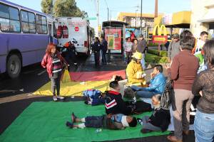 Choque entre autobuses deja 20 lesionados, entre ellos siete niños, en Bulevar Norte