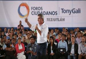 Tony Gali encabeza foros ciudadanos en Teziutlán
