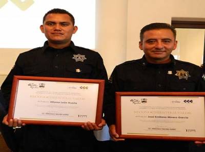 “Puebla Agradece” entrega reconocimientos a policías destacados