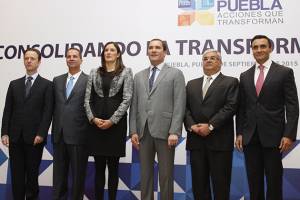 Moreno Valle presenta nuevos titulares de cinco dependencias estatales