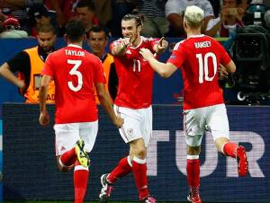 Eurocopa 2016: Gales, de la mano de Bale, a octavos de final
