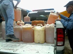 PEP asegura 23 bidones con mil 300 litros de combustible robado en Amozoc