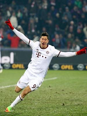 Bayern Munich derrotó 2-1 a Friburgo con goles de Lewandowski
