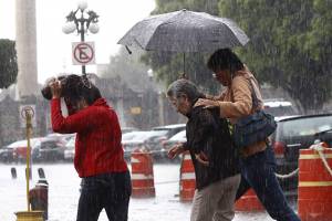 Lluvias muy fuertes en Puebla por canal de baja presión y onda tropical