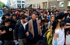 Alemania recibe a 10 mil refugiados más de Medio Oriente
