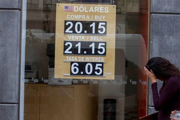 Dólar finaliza semana con precio máximo de 21.06 pesos