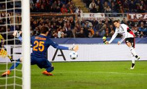 VIDEO: Chicharito anotó en derrota del Leverkusen ante Roma en Champions League
