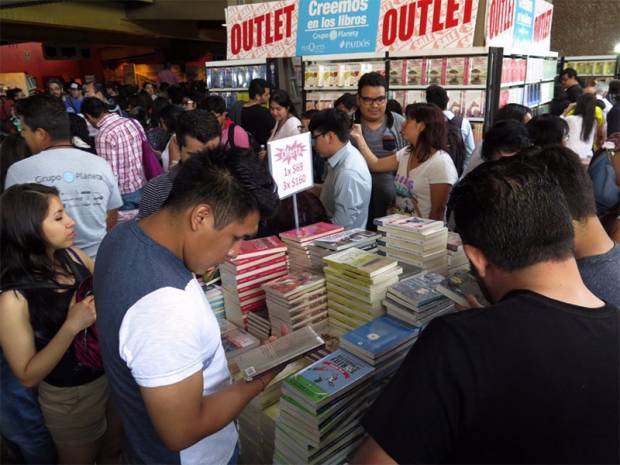 De 100 mexicanos, 45 leyeron un libro al año: INEGI