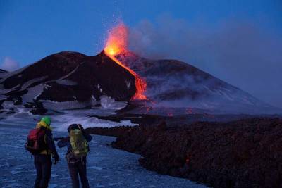 Explosión del volcán Etna en Italia deja al menos 10 heridos