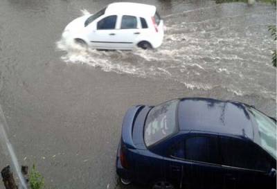 Caos en autopista México-Puebla por inundaciones en Ixtapaluca