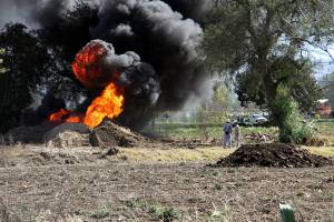 Se quemaron 10 mil barriles de gasolina en ducto de Quecholac: Pemex