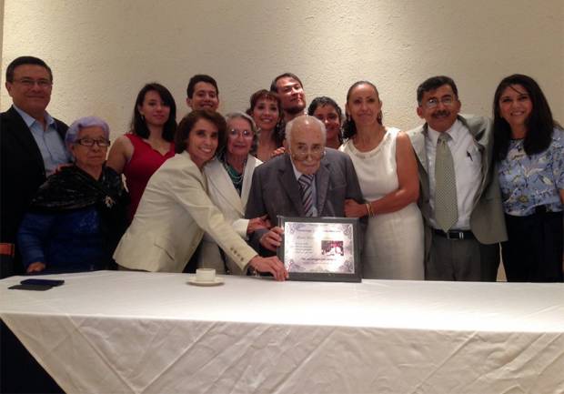 Rinden homenaje a Manuel Díaz Cid, ideológo de El Yunque en Puebla