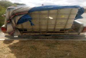 Localizan camioneta robada con más de mil litros de combustible robado en Tepeaca