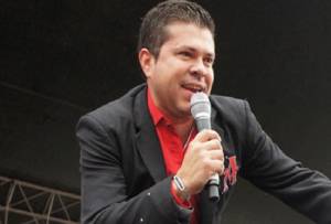 Jorge Medina dice adiós a La Arrolladora Banda El Limón