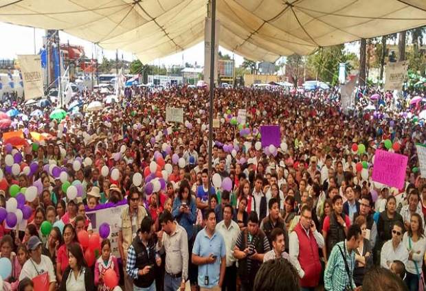 Miles de poblanos acuden a asamblea informativa de delegados federales en Acajete