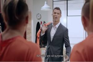 VIDEO: Cristiano Ronaldo causa polémica en comercial para TV israelita