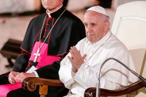 Papa Francisco autoriza a sacerdotes perdonar pecado del aborto