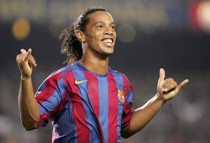 Ronaldinho jugará un año más y después dirá adiós al futbol