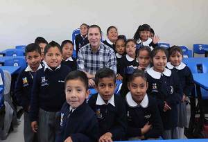 Moreno Valle entrega espacios educativos en Tochtepec