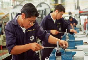 Caen producción y exportación de Volkswagen de México