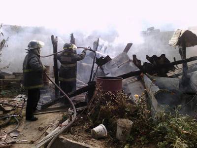 Bomberos sofocaron un incendio en humilde vivienda de Amozoc