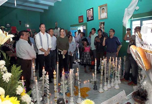 RMV recorre ofrendas monumentales en Huaquechula