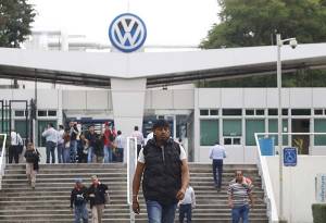 Producción de Volkswagen en Puebla cayó 15% en 2016: AMIA