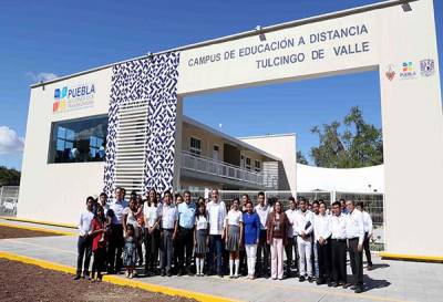 RMV inaugura Universidad a Distancia en Tulcingo del Valle