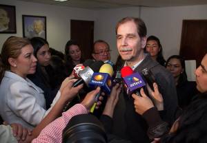 Perredistas de Puebla “están insatisfechos”, dice Agustín Basave