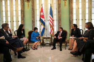 Gobernadores de EU piden al Congreso levantar embargo a Cuba