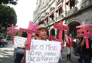 Marchan contra feminicidios en Puebla