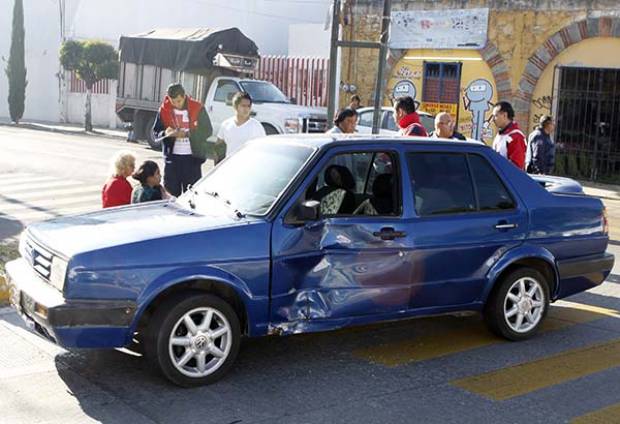 Puebla capital registra 30 accidentes viales al día en época escolar