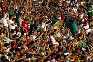 FIFA multó a México por gritos homofóbicos en eliminatoria a Rusia 2018