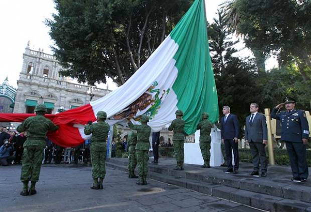 Tony Gali preside en Puebla la ceremonia conmemorativa del centenario de la Constitución mexicana