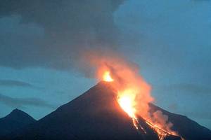 VIDEOS: Sube alerta por intensa actividad del Volcán de Colima