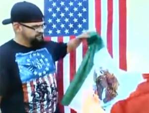Chicanos simpatizantes de Trump queman bandera de México