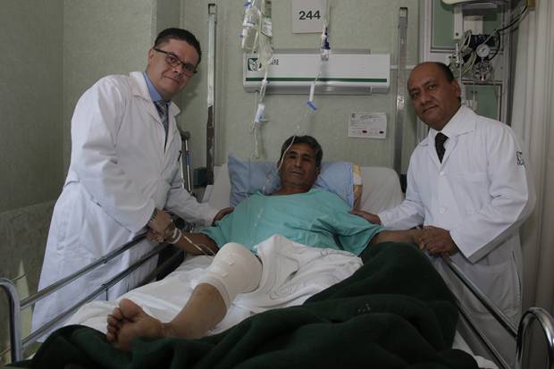 IMSS Puebla realiza trasplante de tendones a paciente atropellado