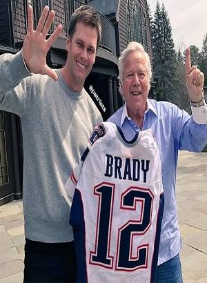 Tom Brady presumió jerseys de vuelta tras robo de periodista mexicano