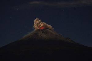 VIDEO: Aumento en actividad del Popocatépetl regala vistas de postal