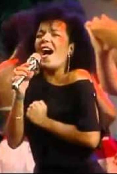VIDEO: Vocalista de Kaoma, famosa por la lambada, fue hallada calcinada en Brasil