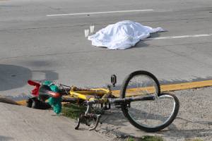 FOTOS: Ciclista pereció atropellado en el Periférico de Puebla