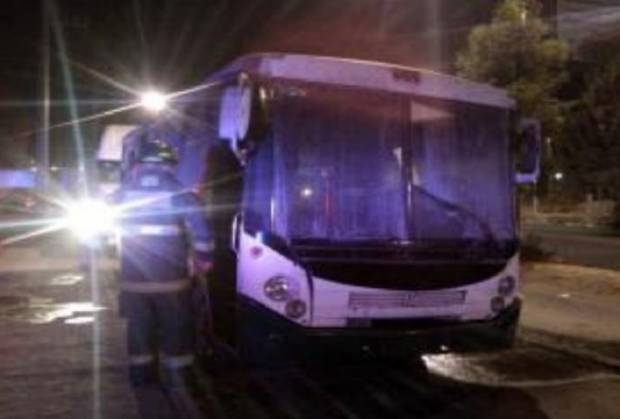 Bomberos de Puebla sofocaron incendio de autobús