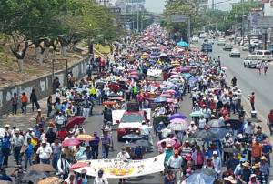 SEP descontará un día a maestros que marcharon en Chiapas