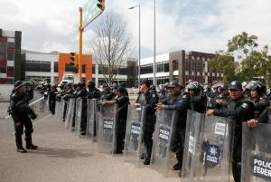 Cercan Oaxaca con 5 mil policías federales para evaluación magisterial