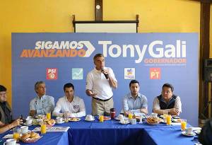 Tony Gali ofrece reconciliación a presidenta municipal de Tehuacán