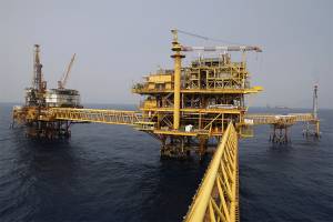 Pemex concreta primera asociación privada para extraer petróleo