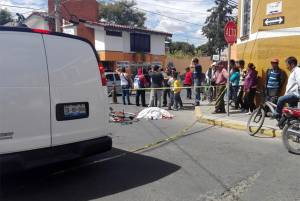 Pipa embiste y mata a ciclista en la colonia Guadalupe Hidalgo