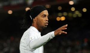 Ronaldinho jugaría Copa Libertadores con el Barcelona de Ecuador