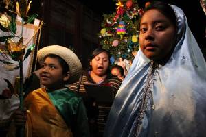 Asiste a las tradicionales posadas en templos de Puebla